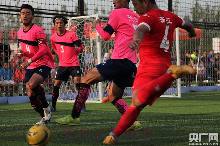 笼式足球首日收官 激烈对抗展现全运魅力